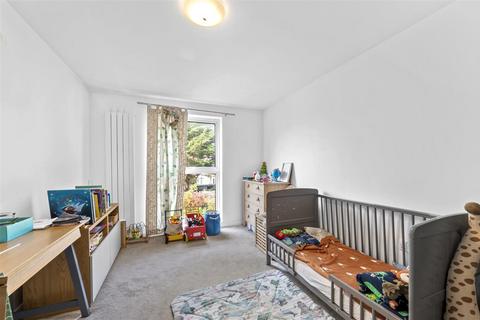 7 Cambridge Close, London, SW20 0PT