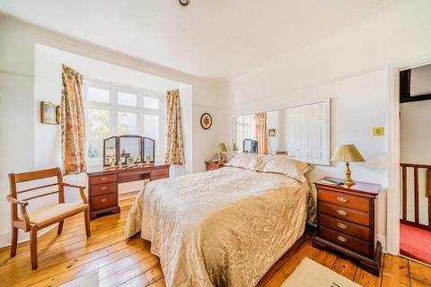 141 Baring Road, London, SE12 0LA