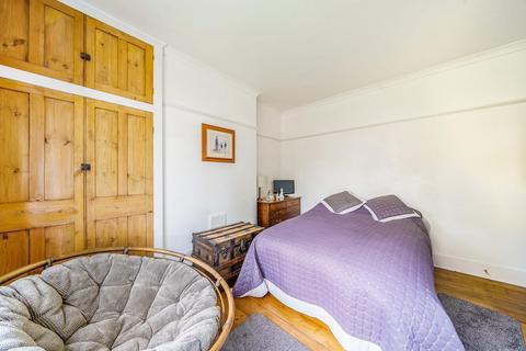 141 Baring Road, London, SE12 0LA