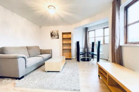 2 bedroom flat to rent, Windsock Close, London