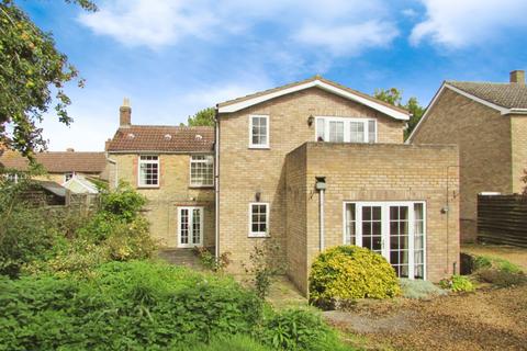 4 bedroom detached house to rent, The Marsh, Carlton