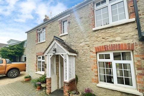 4 bedroom detached house to rent, The Marsh, Carlton