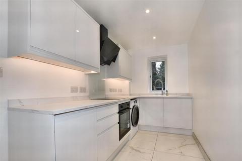 2 bedroom apartment to rent, Makepeace Road, Wanstead