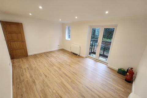 2 bedroom apartment to rent, Makepeace Road, Wanstead