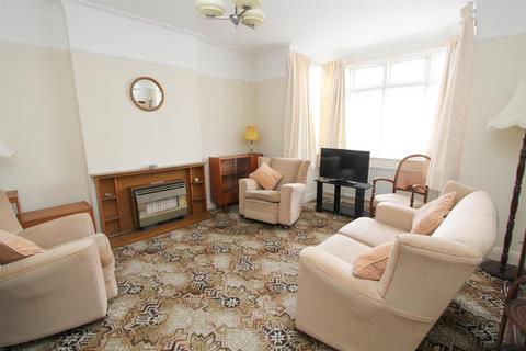 3 bedroom detached house for sale, Crichton Avenue, Wallington SM6