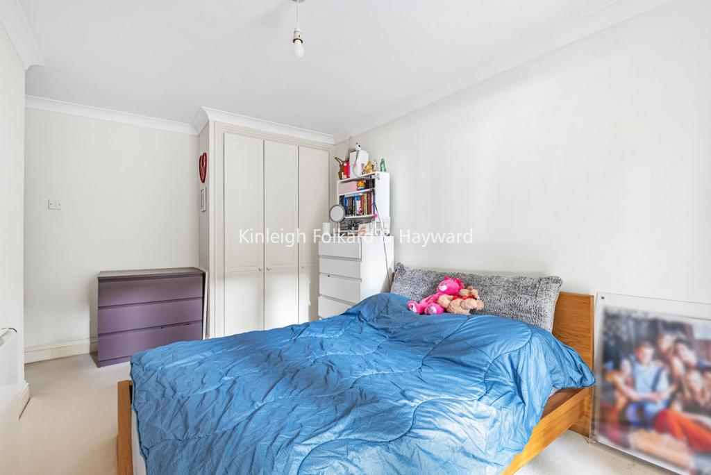 Rope Street Surrey Quays SE16 1 bed apartment to rent £1,770 pcm (£
