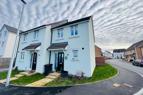 2 bedroom semi-detached house to rent, Higher Gorse Road, Roundswell