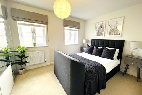 2 bedroom semi-detached house to rent, Higher Gorse Road, Roundswell