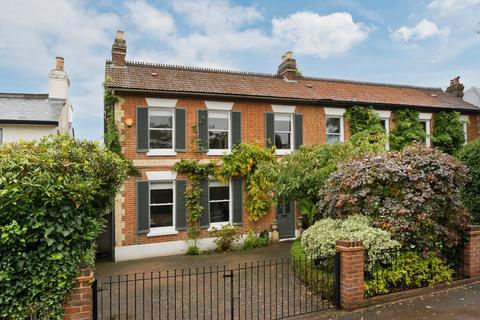 40 Princes Road, Weybridge, KT13 9BH