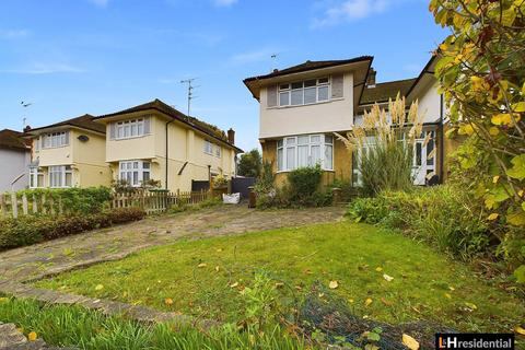 3 bedroom semi-detached house to rent, Willow Way, Radlett WD7