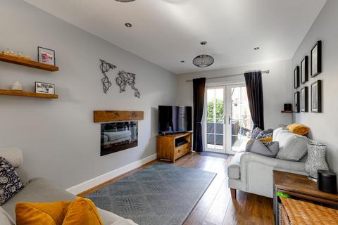 104 Dray Gardens, Buntingford, SG9 9GX