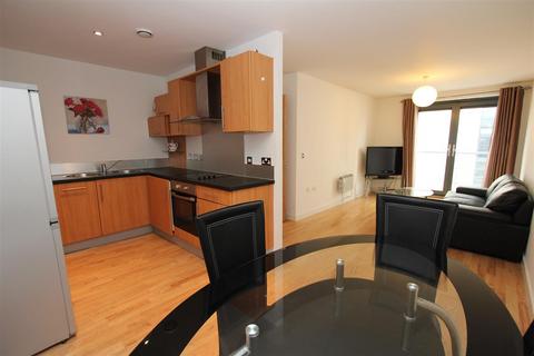 2 bedroom flat to rent, Waterloo Apartments, Brewery Wharf