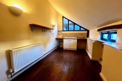 4 bedroom barn conversion to rent, School Street, Ipswich IP6