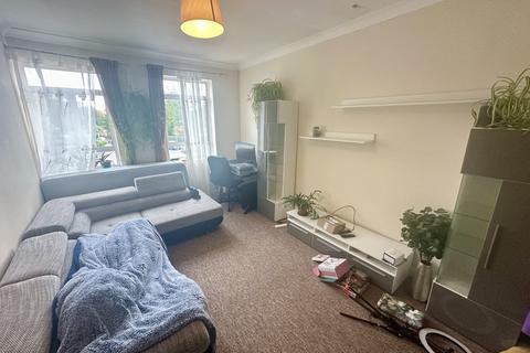 2 bedroom apartment to rent, Parkstone Road, Poole