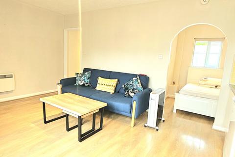 11 Raywood Close, Harlington, Hayes, UB3 5NL