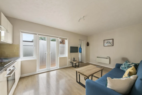 11 Raywood Close, Harlington, Hayes, UB3 5NL