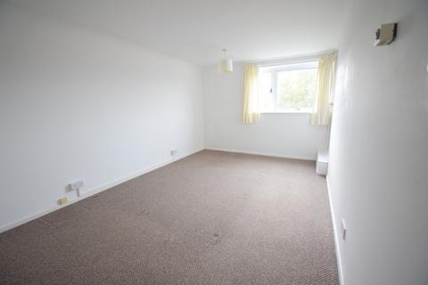 2 bedroom flat to rent, Kimbolton Court, Bedford MK40