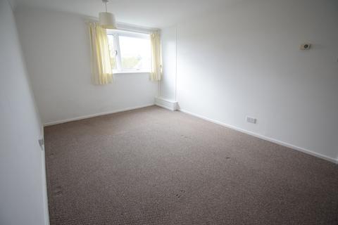 2 bedroom flat to rent, Kimbolton Court, Bedford MK40