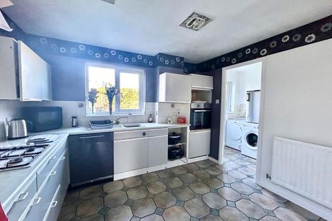 4 bedroom detached house for sale, Loxley Drive, Mansfield