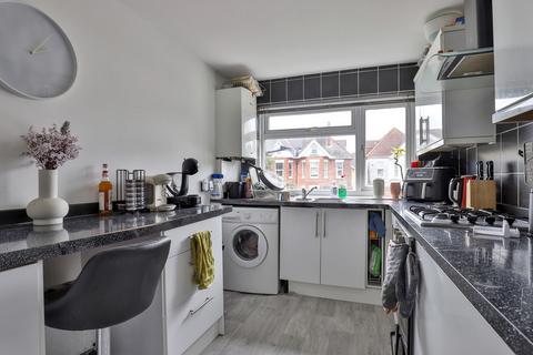 Flat 4, 10 Hamilton Road, Boscombe, Bournemouth, BH1 4EH