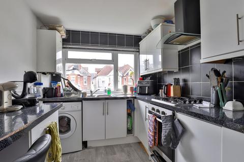 Flat 4, 10 Hamilton Road, Boscombe, Bournemouth, BH1 4EH