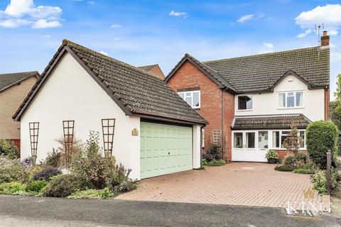 4 bedroom detached house for sale, Holt Gardens, Studley