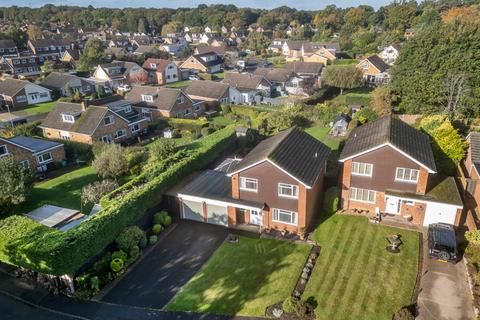 4 bedroom detached house for sale, Windmill Close, Wokingham