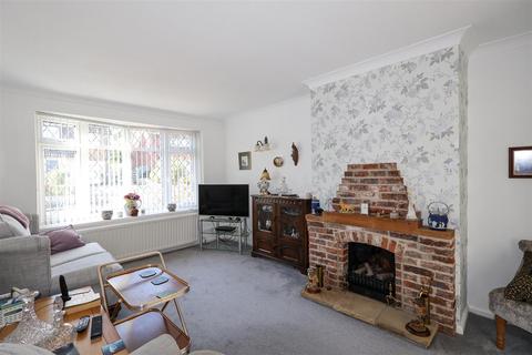 3 bedroom detached bungalow for sale, Red Bank Drive, Ripon