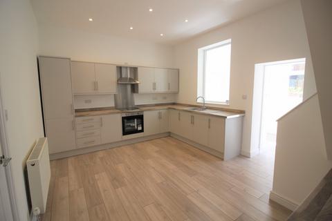 3 bedroom terraced house for sale, Lambgates, Glossop SK13