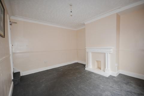 3 bedroom end of terrace house to rent, Highthorne Grove Armley, Leeds, West Yorkshire, LS12 3JL