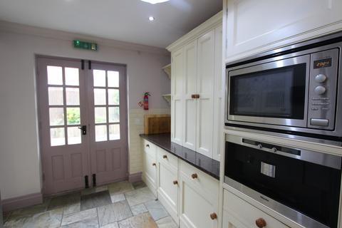 1 bedroom in a house share to rent, Room 6, 44 Holly Lane