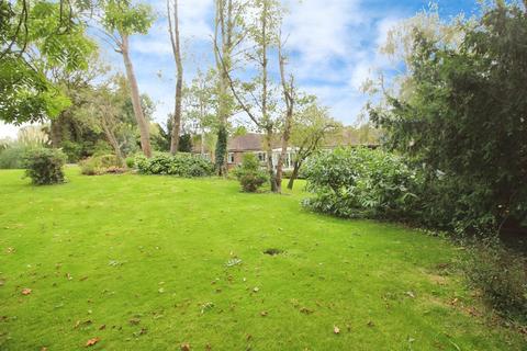 4 bedroom detached bungalow for sale, Oakwood Close, Chislehurst