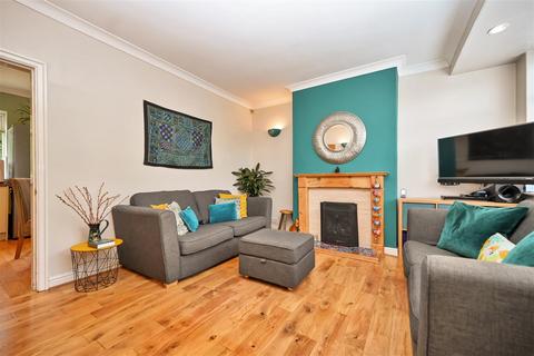 Ainley Apperley Lane, Yeadon, Leeds, LS19 6DA