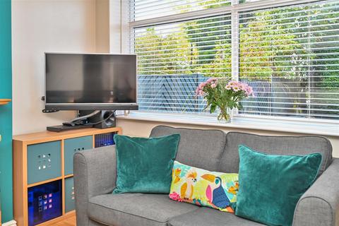 Ainley Apperley Lane, Yeadon, Leeds, LS19 6DA