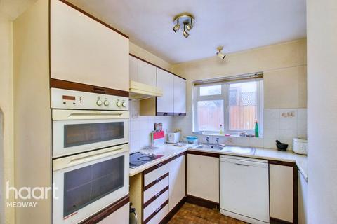 3 bedroom detached house for sale, Villa Road, Rochester