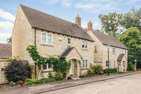 3 bedroom detached house for sale, Woodside Drive, Bradwell Village, Nr Burford