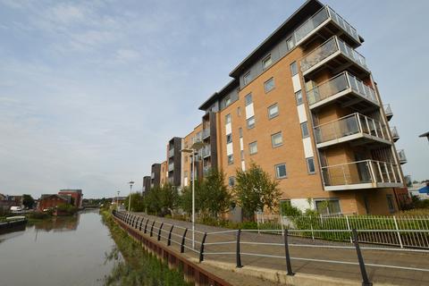 2 bedroom ground floor flat for sale, Heia Wharf, Hawkins Road