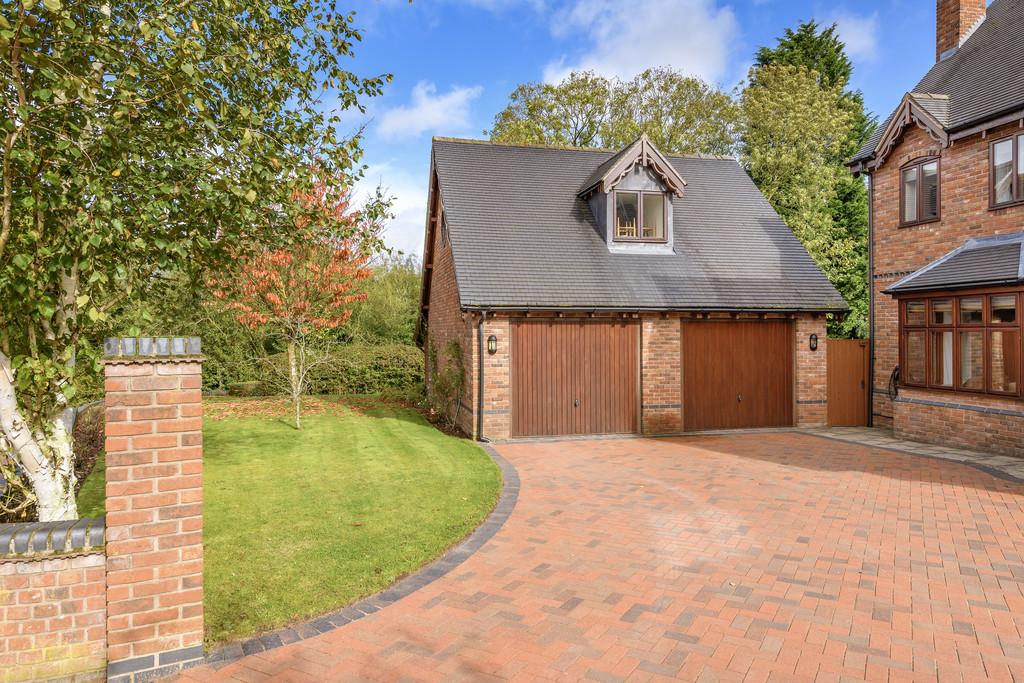 Detached Double Garage and Studio