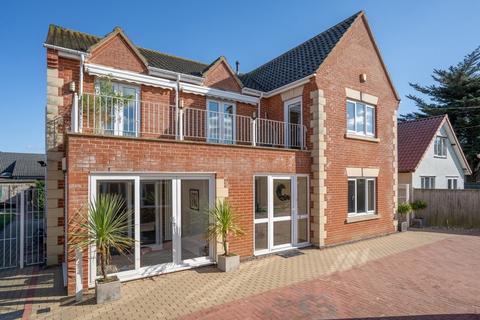 4 bedroom detached house for sale, Harpers Lane, Bradwell