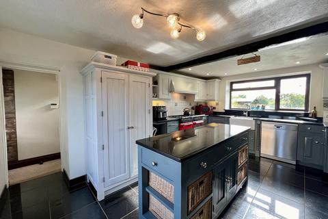 Lobbington Cottage Chew Lane, Chew Stoke, Bristol, BS40 8UE