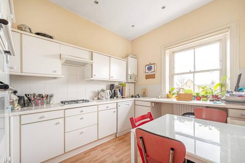 4 bedroom flat to rent, Lyndhurst Road, Hampstead, London, NW3