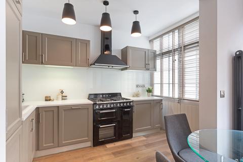 2 bedroom mews to rent, Sussex Mews West, Hyde Park, W2