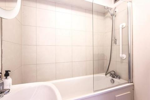 2 bedroom apartment to rent, Fulham Road, London, SW3