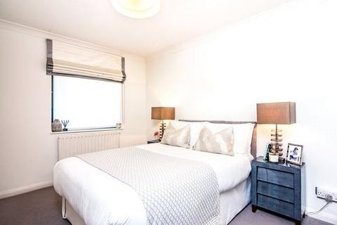 2 bedroom apartment to rent, Fulham Road, London, SW3