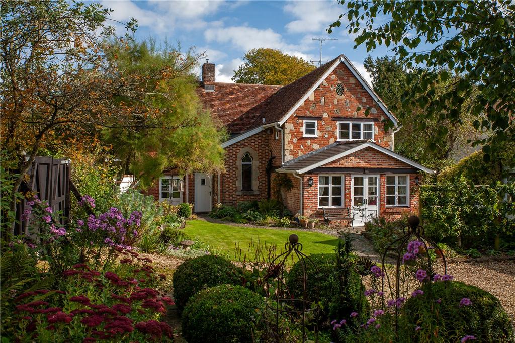 Newton Toney, Salisbury, Wiltshire, SP4 4 bed detached house for sale