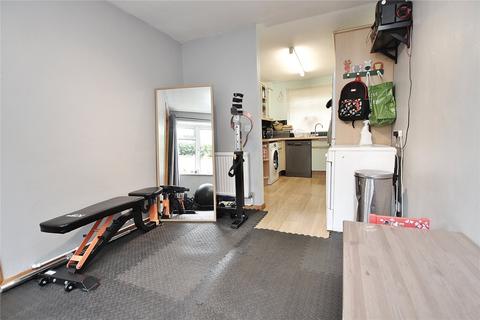 18 Alma Close, Knaphill, Woking, GU21 2BP