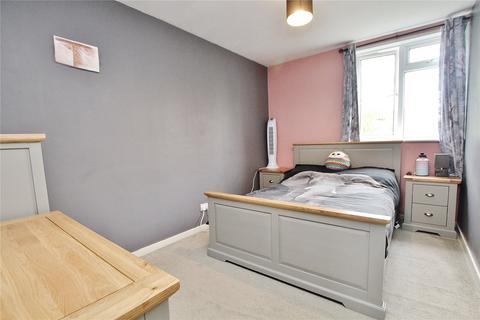 18 Alma Close, Knaphill, Woking, GU21 2BP