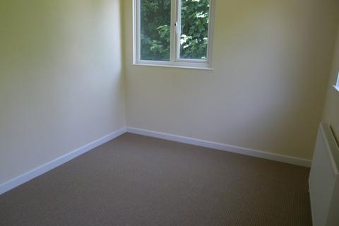 1 bedroom property to rent, Bicton Villas,