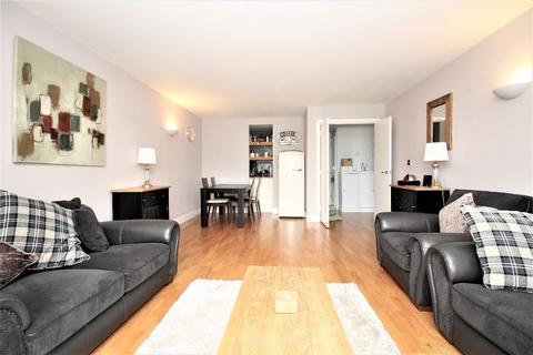 2 bedroom flat to rent, Milenium Harbour, Westferry Road, Canary Wharf E14