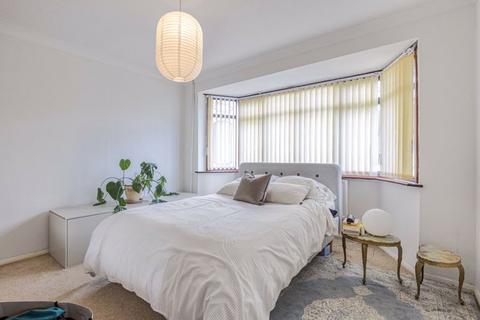 10 Squires Way, Dartford, DA2 7NW